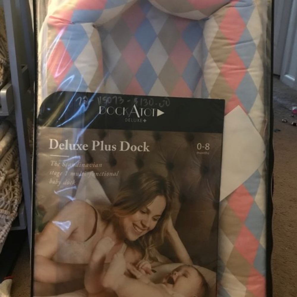 Dockatot deluxe plus dock 0 to 8 months